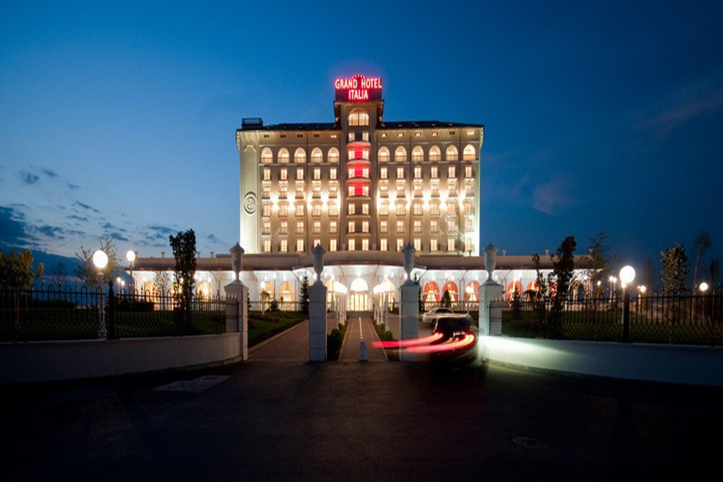 Grand Hotel Italia Клуж-Напока Екстер'єр фото Club Hotel Riga
