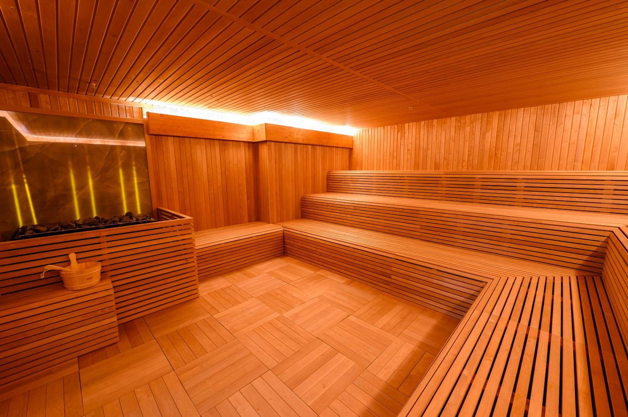 Grand Hotel Italia Клуж-Напока Екстер'єр фото A Finnish sauna